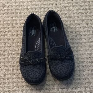 Sketchers Arch Fit Martha Stewart shoes (like new) size 7